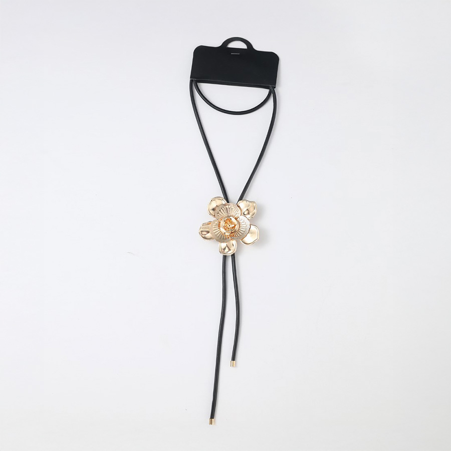 COLLAR TRENDY
