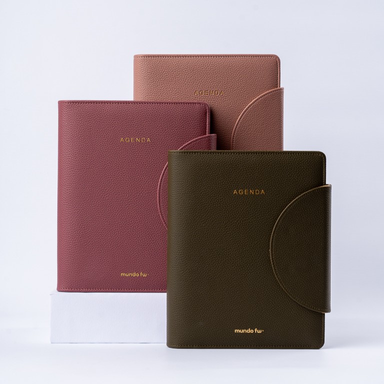 AGENDA 2027 FW DIARIA CON BROCHE TIMELESS CLASICA